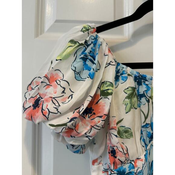 Abercrombie & Fitch size medium white and floral top - Picture 4 of 8